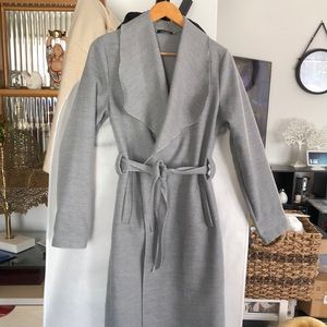 Super soft long light weight flannel coat.